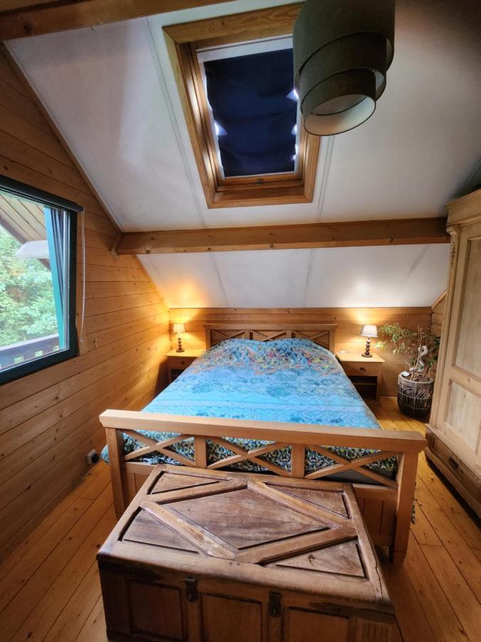 Le Chalet Du Cerf - Chambre D'Hote Somme-Leuze Exteriör bild
